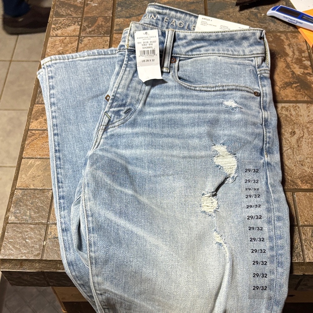 American Eagle Outfitters Women's Light Blue Ripped Skinny Jeans